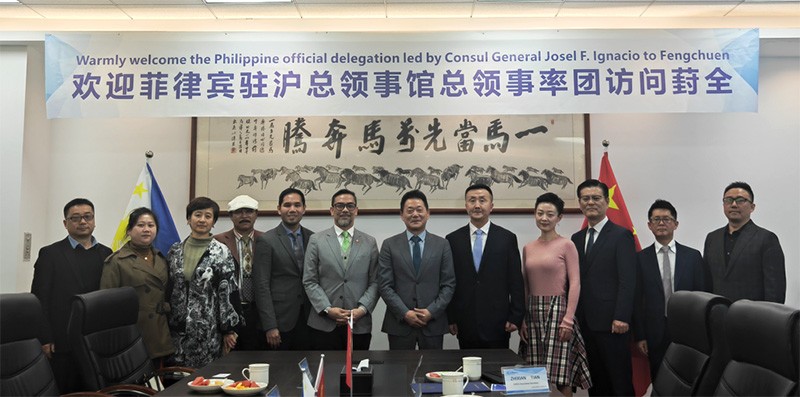 Consul General Ignacio communicates with the management of Jiangsu Fengquan