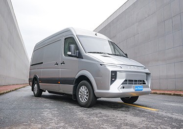 What are the types of commercial vehicles?