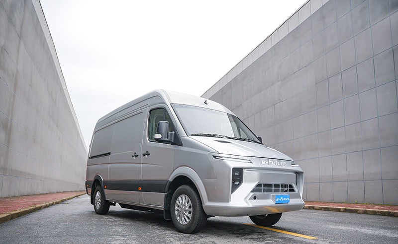 What are the types of commercial vehicles?