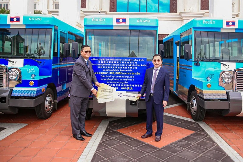 Laos Asia Economic Group and Jiangsu e - future Donated 6 Electric Buses to the Lao Government